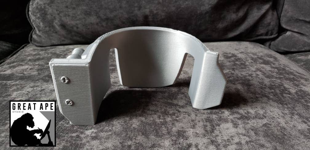 Mandalorian left knee armor, Beskar