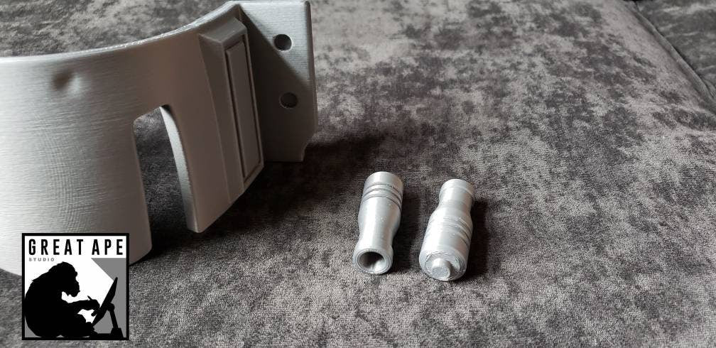 Mandalorian left knee armor, Beskar